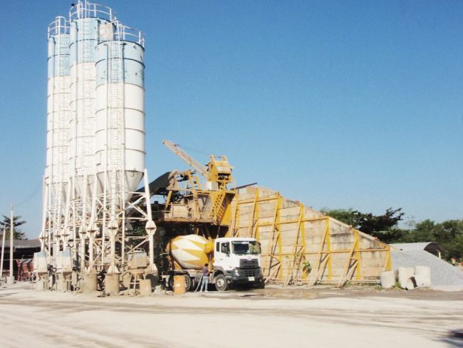 คอนกรีตผสมเสร็จ, คอนกรีตเทพื้น, คอนกรีตโคราช,รถปูนโคราช